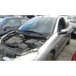peugeot 206 berlina del año 2001