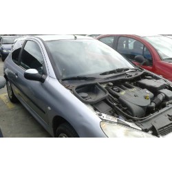peugeot 206 berlina del año 2001
