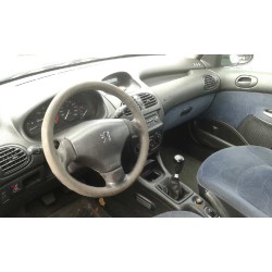 peugeot 206 berlina del año 2001