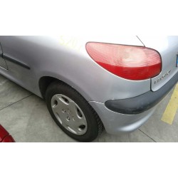 peugeot 206 berlina del año 2001