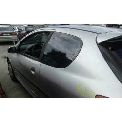 peugeot 206 berlina del año 2001