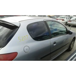 peugeot 206 berlina del año 2001