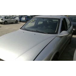 opel vectra b berlina del año 2000