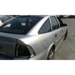 opel vectra b berlina del año 2000