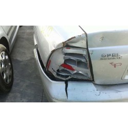 opel vectra b berlina del año 2000