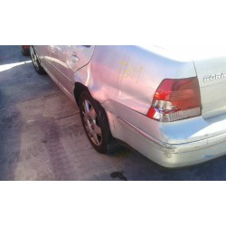 volkswagen bora berlina (1j2) del año 2000
