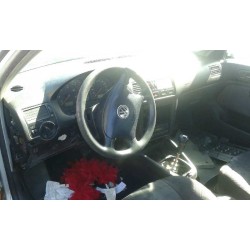volkswagen bora berlina (1j2) del año 2000