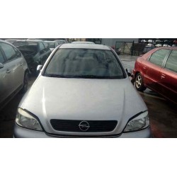 opel astra g berlina del año 2000