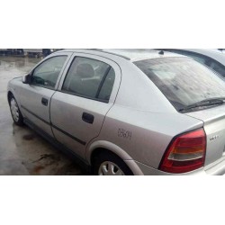 opel astra g berlina del año 2000