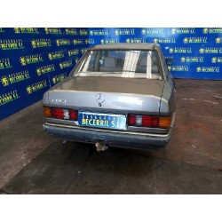 mercedes clase c (w201) berlina del año 1988
