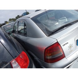 opel astra g berlina del año 2002