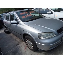 opel astra g berlina del año 2002