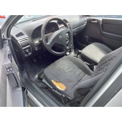 opel astra g berlina del año 2002