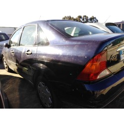 ford focus berlina (cak) del año 2001