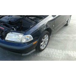 volvo v40 familiar del año 1999