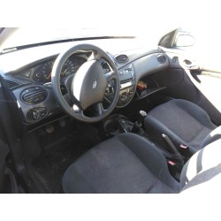 ford focus berlina (cak) del año 2001