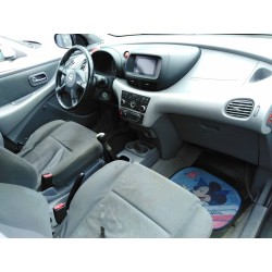 nissan almera tino (v10m) del año 2004