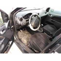 ford fiesta (cbk) del año 2004