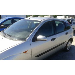 ford focus berlina (cak) del año 2000