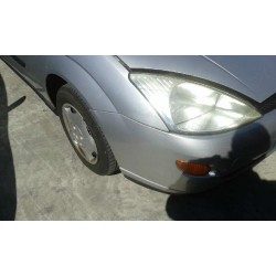 ford focus berlina (cak) del año 2000