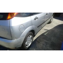 ford focus berlina (cak) del año 2000
