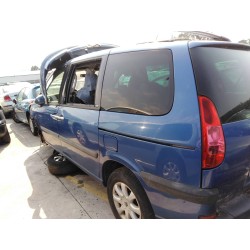 peugeot 807 del año 2004