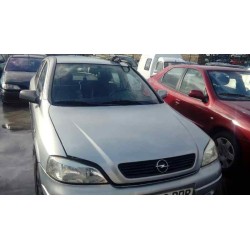 opel astra g berlina del año 2000