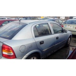 opel astra g berlina del año 2000