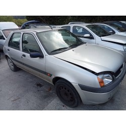 ford fiesta berlina (dx) del año 2002