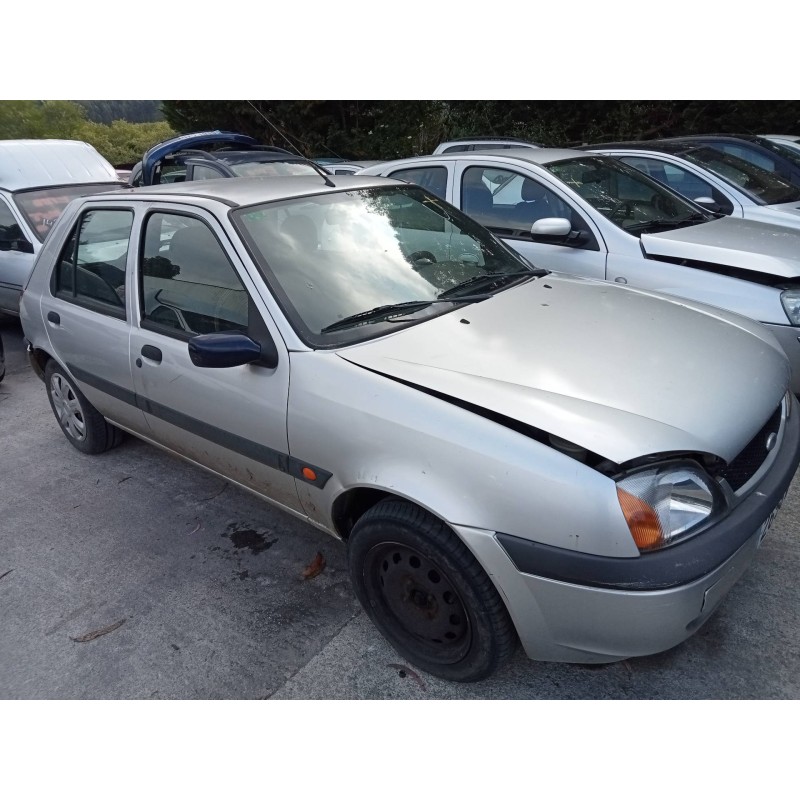 ford fiesta berlina (dx) del año 2002