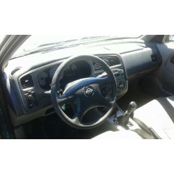 nissan primera berlina (p11) del año 2001