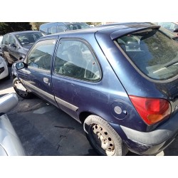 ford fiesta berlina (dx) del año 2001