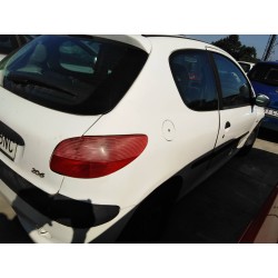 peugeot 206 berlina del año 2001