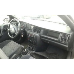 opel vectra b berlina del año 1998