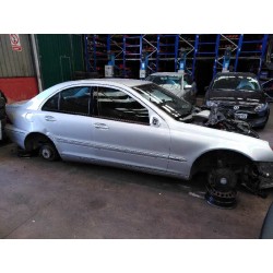 mercedes clase c (w203) berlina del año 2004