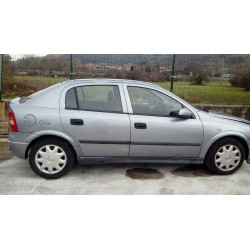 opel astra g berlina del año 2004