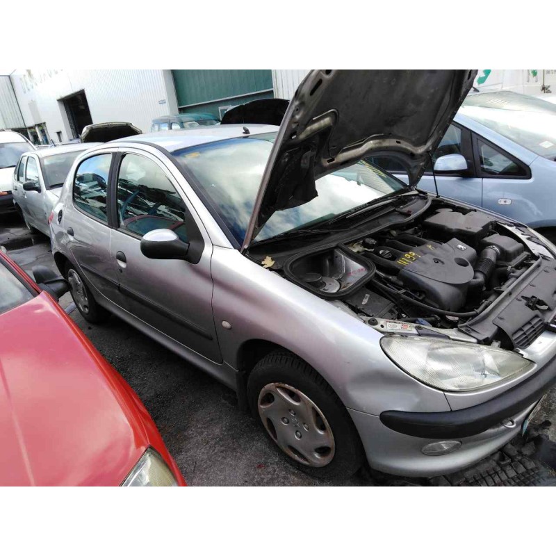 peugeot 206 berlina del año 2001