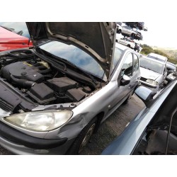 peugeot 206 berlina del año 2001