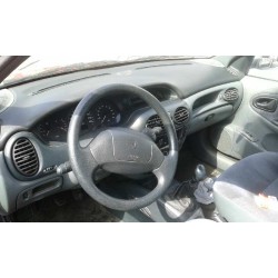 renault megane i berlina hatchback (ba0) del año 1950