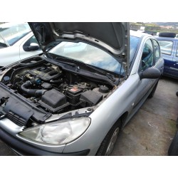peugeot 206 berlina del año 2000