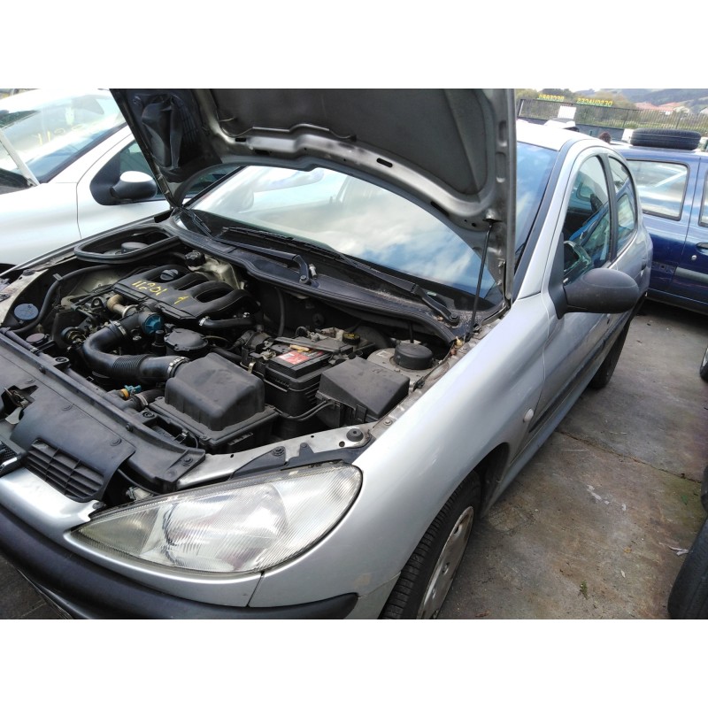 peugeot 206 berlina del año 2000