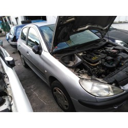 peugeot 206 berlina del año 2000