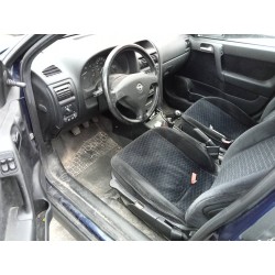 opel astra g berlina del año 2000