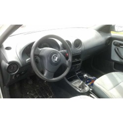 seat ibiza (6l1) del año 2002