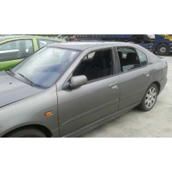 nissan primera berlina (p11) del año 2000