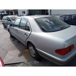 mercedes clase e (w210) berlina diesel del año 2006