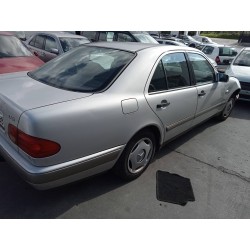 mercedes clase e (w210) berlina diesel del año 2006