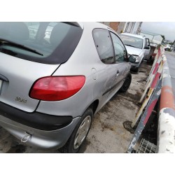 peugeot 206 berlina del año 2000