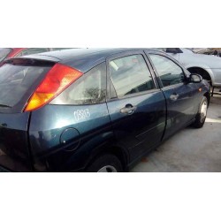 ford focus berlina (cak) del año 2001