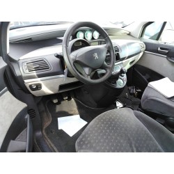 peugeot 807 del año 2004